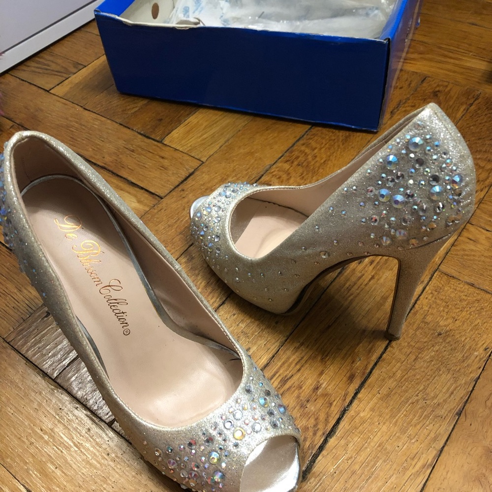 De Blossom Collection Gold Glitter Peep-Toe Heels
